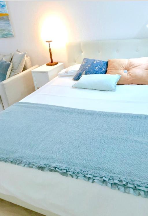 Cosy Loft In Front Of Blue Ocean Appartement *